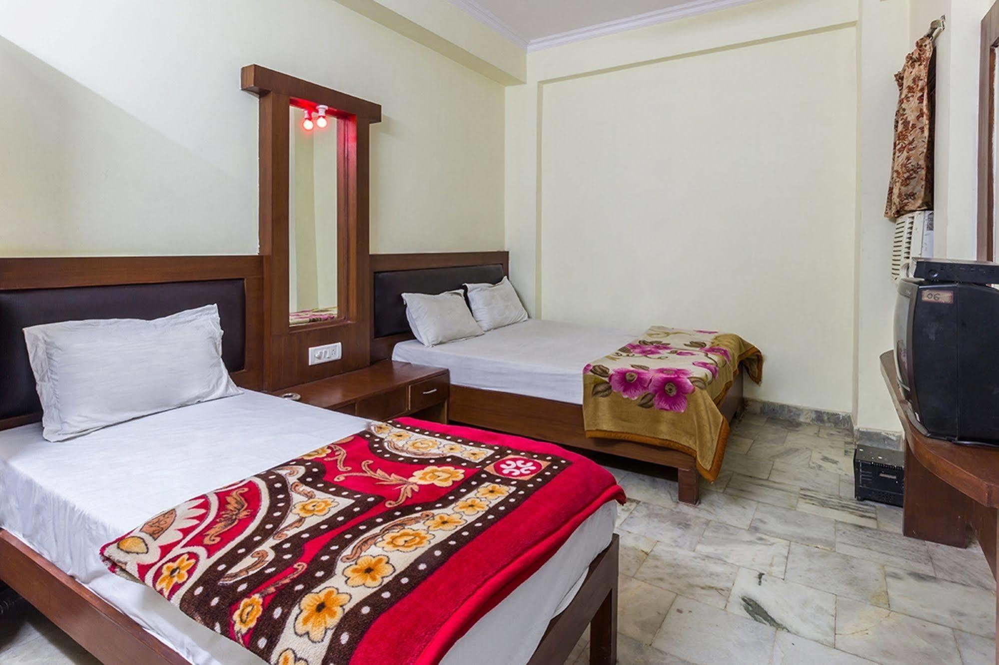Sahara International Deluxe Hotel New Delhi Eksteriør billede